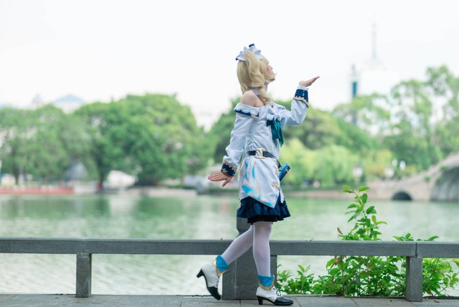 原神芭芭拉正片cos#出镜:凯尔(本人)妆造:… - 半次元 - acg爱好者