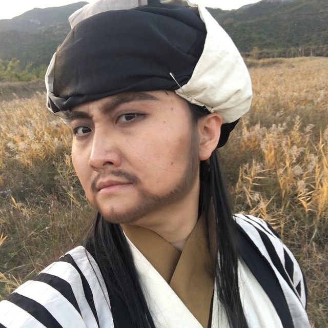 眼圈黑黑的狐的个人主页 - 半次元 - ACG爱好者